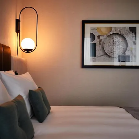 Crowne Plaza - - The Hub By Ihg 4*