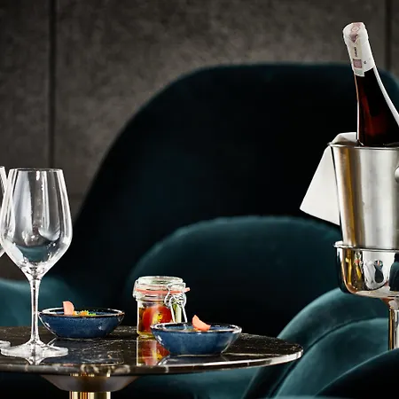 Crowne Plaza - - The Hub By Ihg Hotel 4*