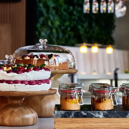 Crowne Plaza - - The Hub By Ihg Hotel 4*