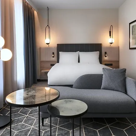 Hotel Crowne Plaza - - The Hub By Ihg 4*