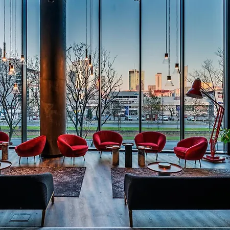 Ξενοδοχείο Crowne Plaza - - The Hub By Ihg