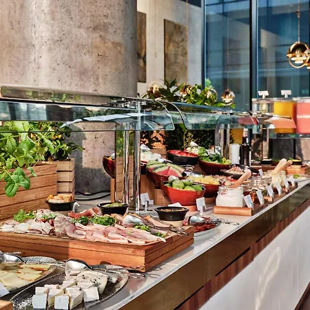 Ξενοδοχείο Crowne Plaza - - The Hub By Ihg 4*