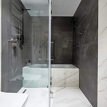 Ξενοδοχείο Crowne Plaza - - The Hub By Ihg