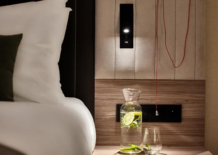 Crowne Plaza - - The Hub By Ihg