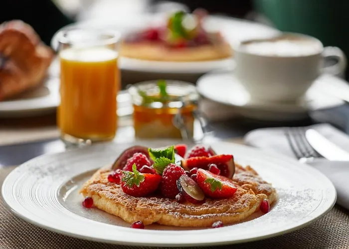 Crowne Plaza - - The Hub By Ihg 4*