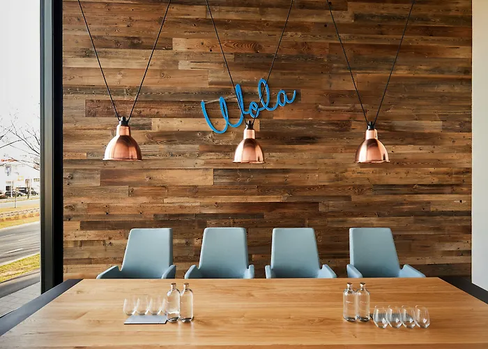 Hotel Crowne Plaza - - The Hub By Ihg 4*