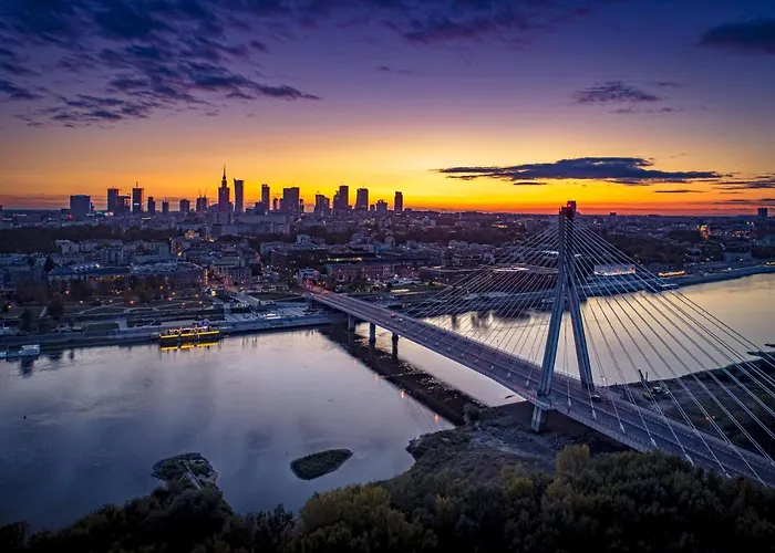 Crowne Plaza - - The Hub By Ihg 4*